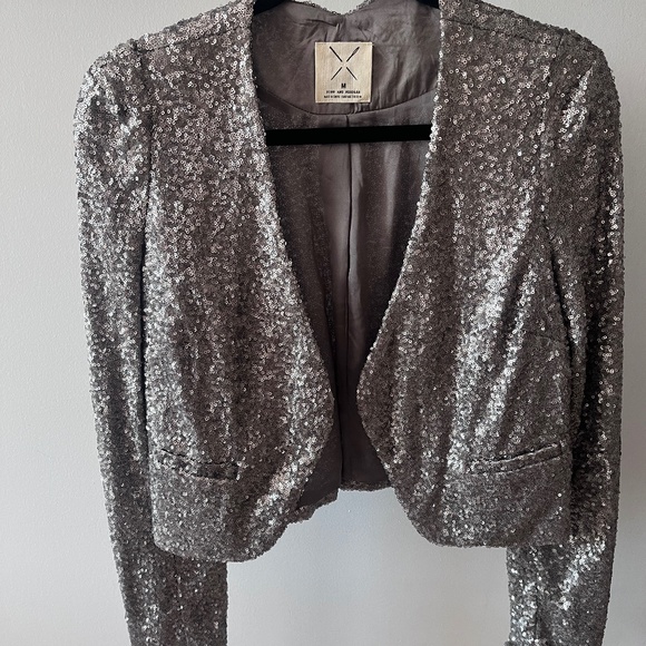 Silver gun mental sequinned blazer, size medium, cropped - Picture 1 of 3